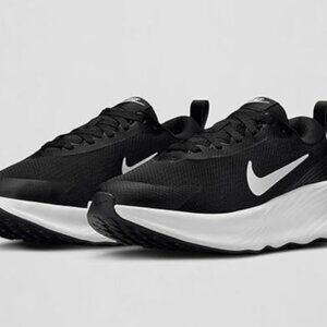 Nike Women's Promina Sneaker Black Size 6